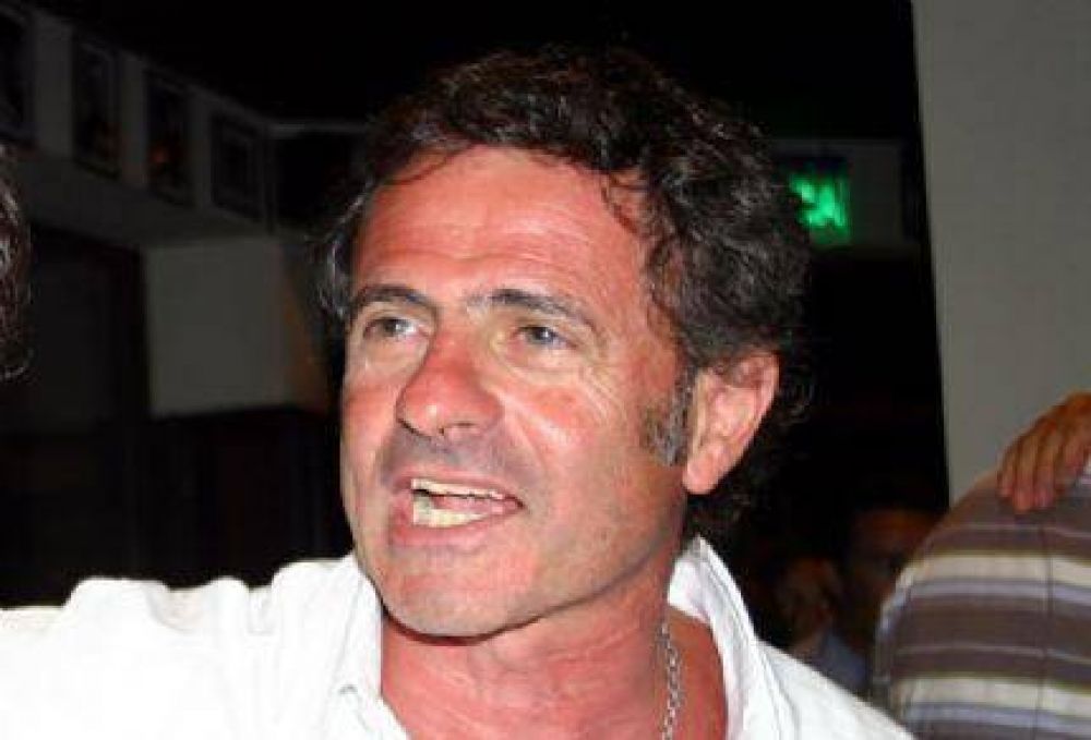 Jos� Lupiano resalt� el aumento salarial logrado y que beneficiar� a los trabajadores bancarios 