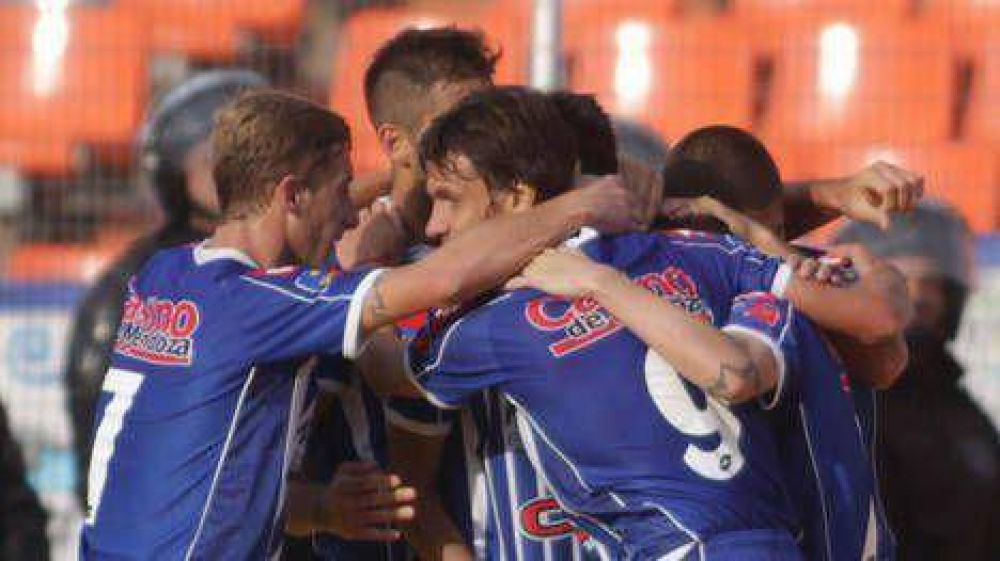 Godoy Cruz le dio otro golpe a V�lez y se acerca a la Copa