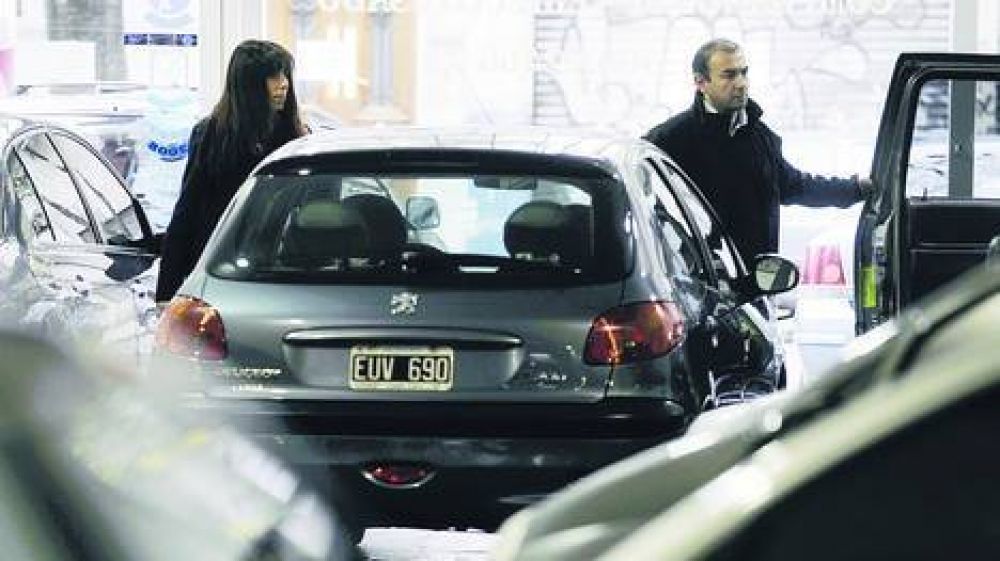 Ventas e impuestos r�cord: transferir un auto usado es 70% m�s caro que en 2012