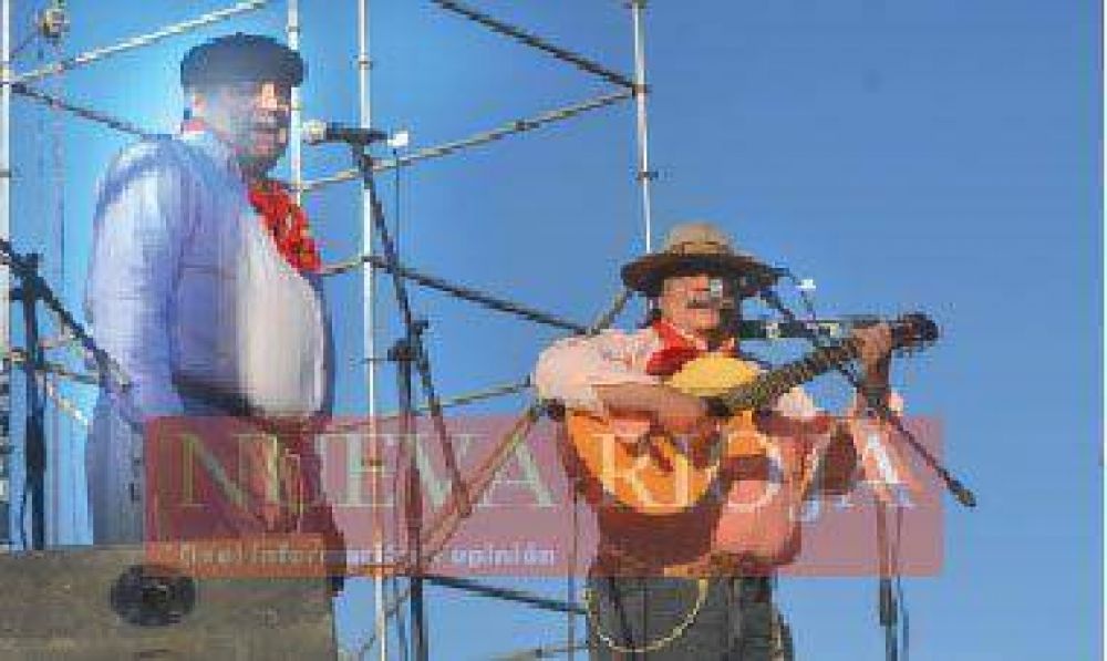 Comenzaron los festejos por los 422 a�os riojanos