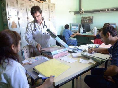 Para incentivar a los m�dicos cambiar�n la ley de residencias