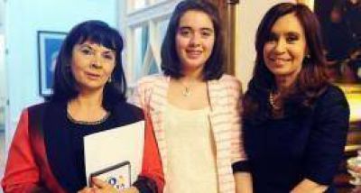 Cristina "le iba a intervenir la provincia a Alperovich y gracias a mi abuela no lo hicieron", revel� la hija de Marita
