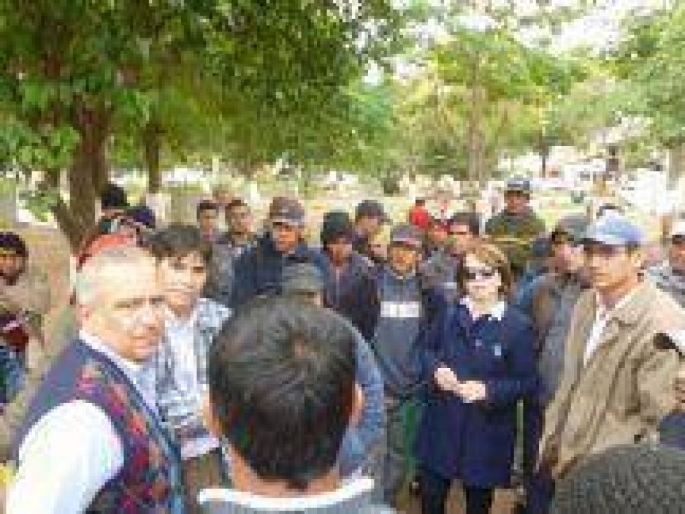 Juan Carlos Romero y Sonia Escudero se reunieron con desocupados en Embarcaci�n