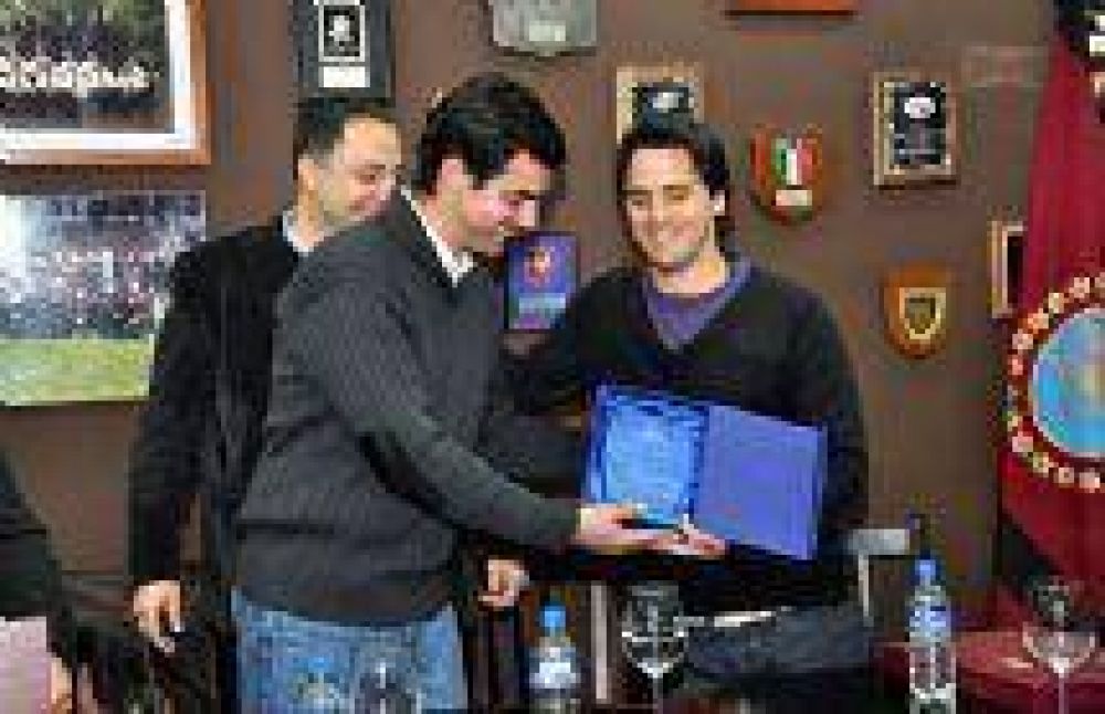 El Gobernador Urtubey asisti� a la reinauguraci�n de la sede de la Uni�n de Rugby de Salta
