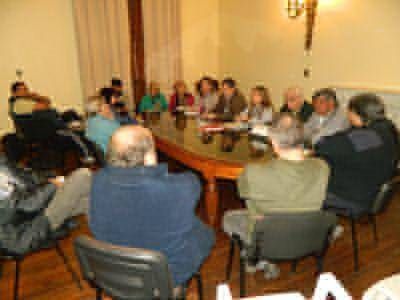  Los concejales del oficialismo trabajan en una ordenanza para el transporte escolar
