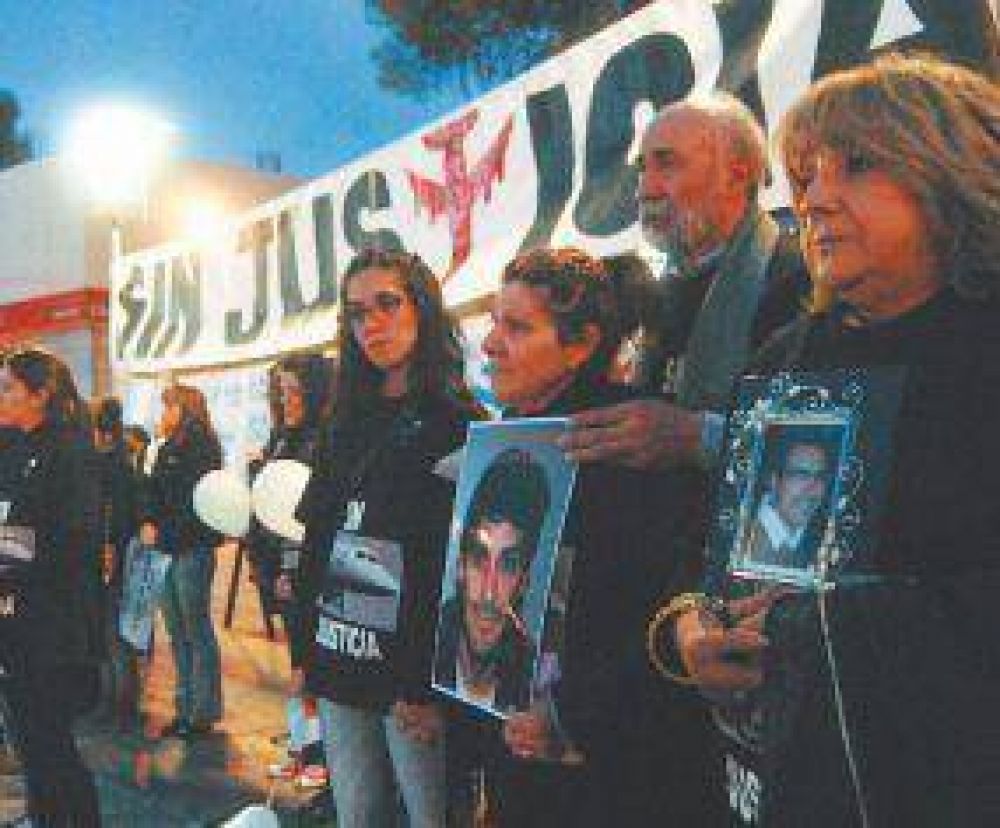 Reclamo a dos a�os de la tragedia de Sol