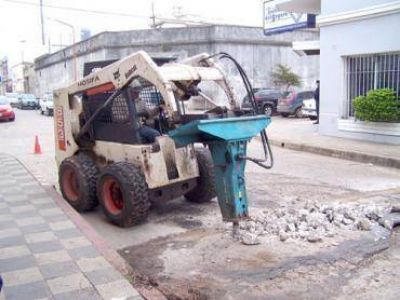 Obras P�blicas contin�a con los arreglos en las calles del radio c�ntrico