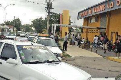 Empresas de radiotaxistas piden otros 60 d�as de pr�rroga para regularizar todas sus unidades