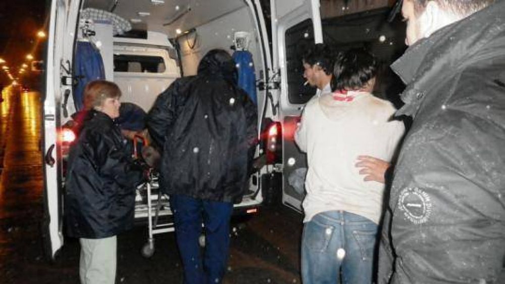 En Bragado cascotean y dejan herido gravemente a un joven a la salida de un boliche