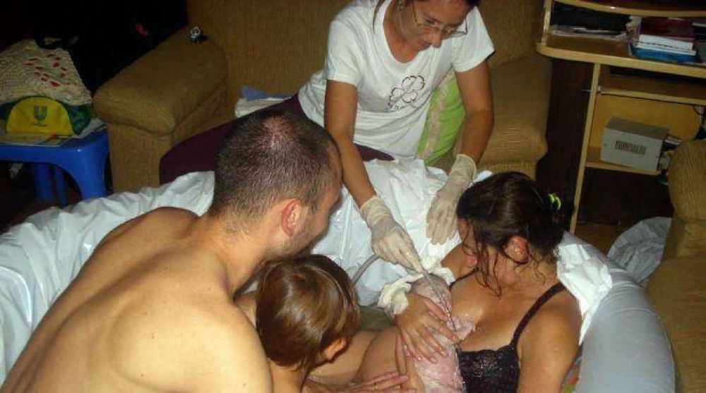 Los pap�s tambi�n eligen los partos humanizados