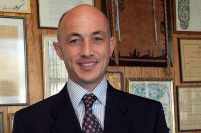 Cotillo sobre Peralta: �fue �l quien incumpli� con el c�sped sint�tico�
