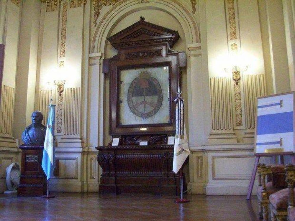 Encuentro de historiadores en honor a la Bandera