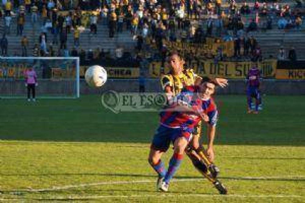 Mitre le gan� al Santo en el Bicentenario