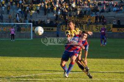 Mitre le gan� al Santo en el Bicentenario