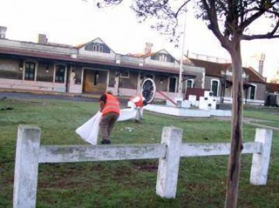 Trabajos de limpieza y saneamiento de la cuadrilla municipal
