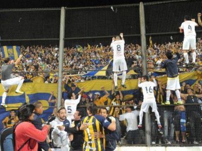 Te aplaude y te recibe jubilosa: Central est� de regreso en su lugar