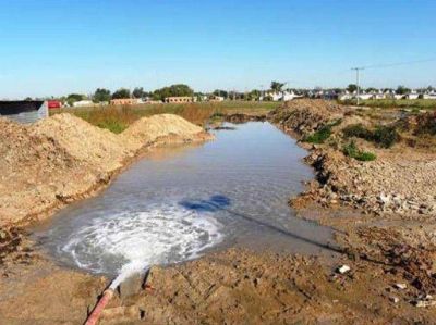 Exitosa exploraci�n para obtener aguas termales en Carlos Pellegrini