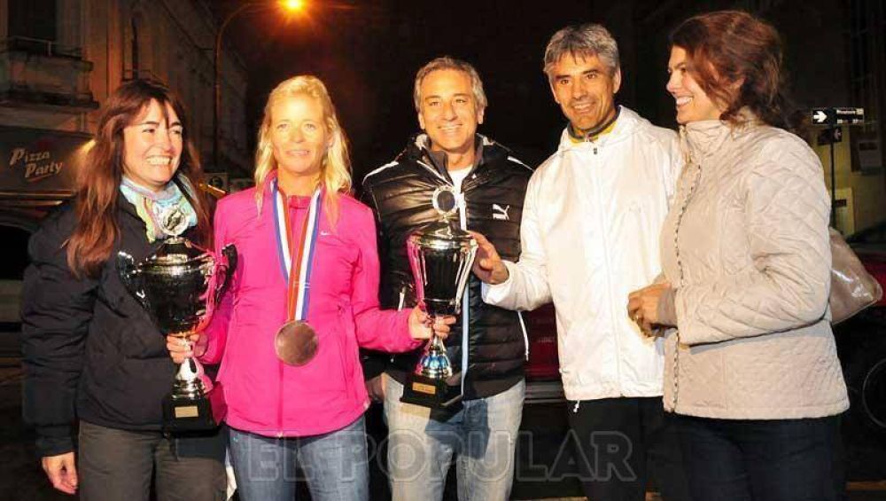 Gabriela Cotugno fue recibida por su gente tras ganar el Ultra de Francia