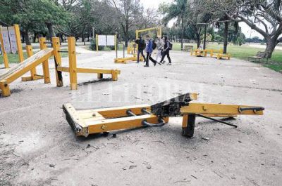 Descuido y vandalismo en los circuitos aer�bicos  