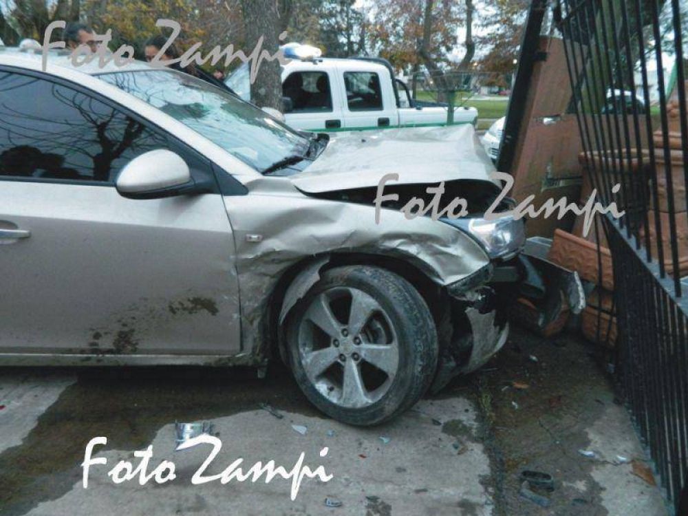 CHOCAN DOS AUTOS EN LA ESQUINA DE SABATT� Y BEGUERIE