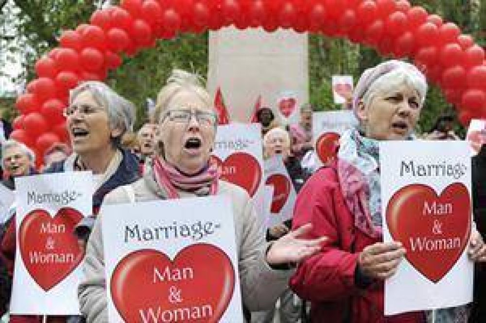 El Parlamento brit�nico debate el proyecto de ley del matrimonio igualitario