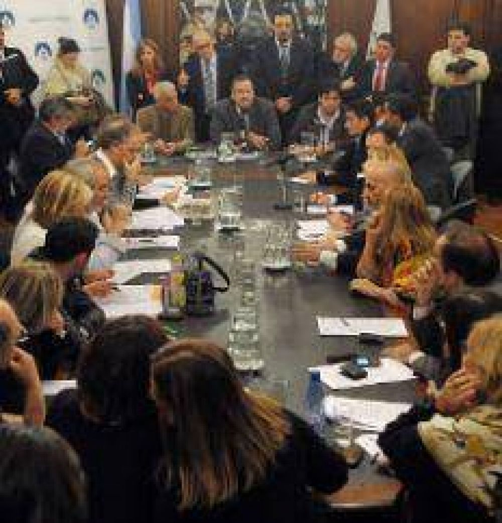 La Legislatura debate el DNU de Macri