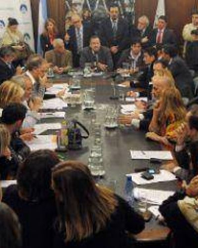 La Legislatura debate el DNU de Macri
