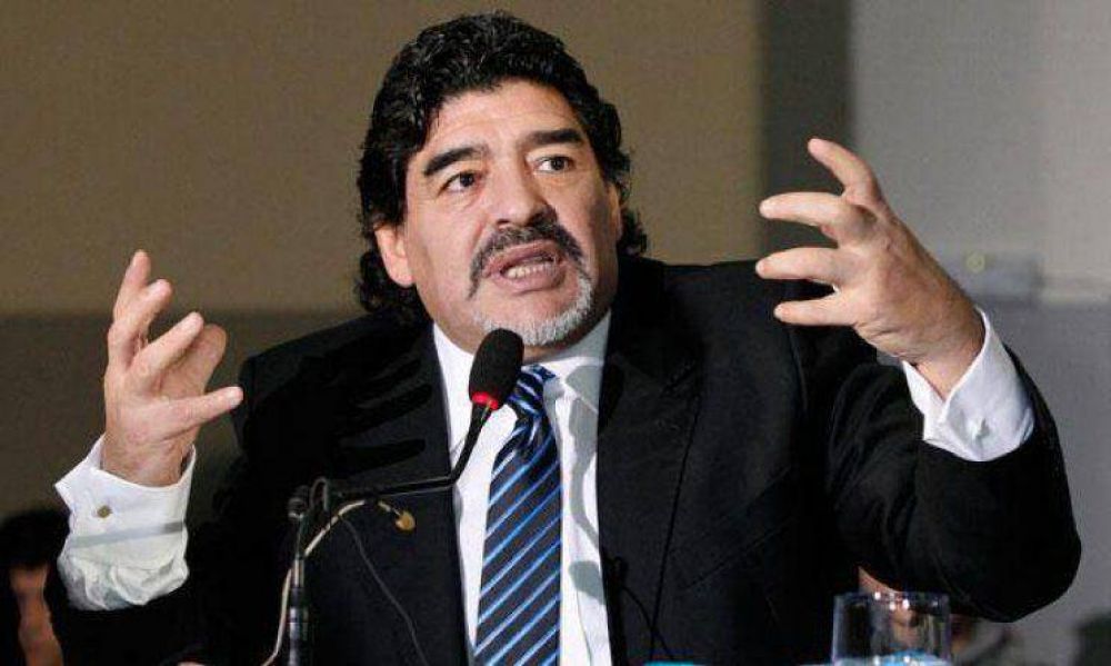 Maradona: "Que se fumen a Bianchi los que lo quer�an"