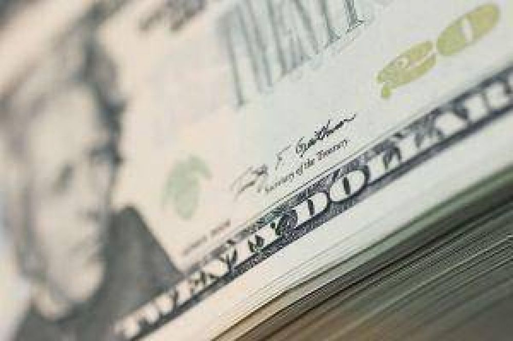 D�lar oficial subi� a $ 5,25. Blue cay� cinco centavos