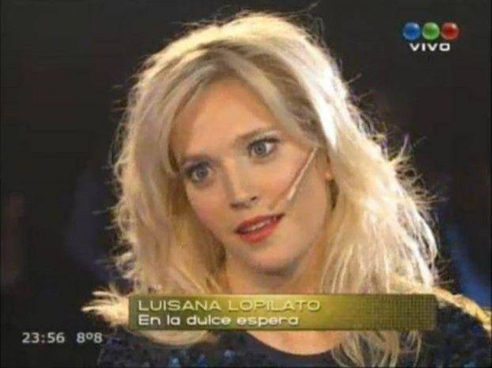  Luisana Lopilato mostr� su pancita en el programa de Susana