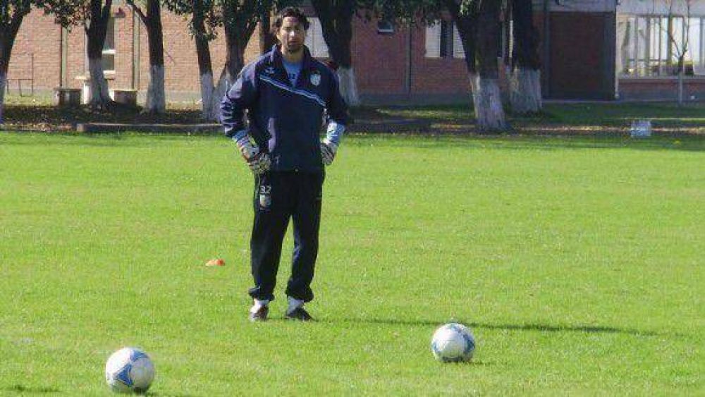 Lucchetti se cans� de la deuda salarial y espera un milagro