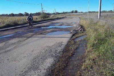 Se solicita el arreglo de la colectora de Ruta Nacional N� 5