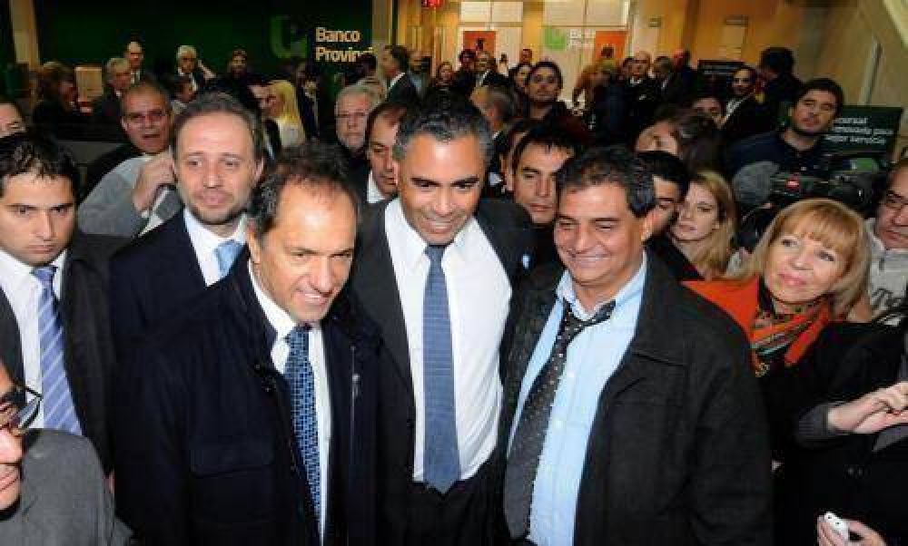 Scioli reinaugur� una sucursal del Banco Provincia en Jos� C Paz