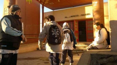 Vuelven las clases a Villa Boedo, tras los tiroteos
