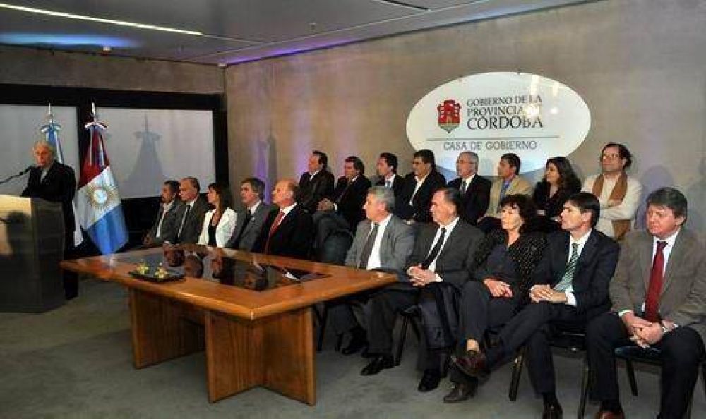 Oposici�n reclama a De la Sota que legisle sobre distribuci�n de su pauta publicitaria