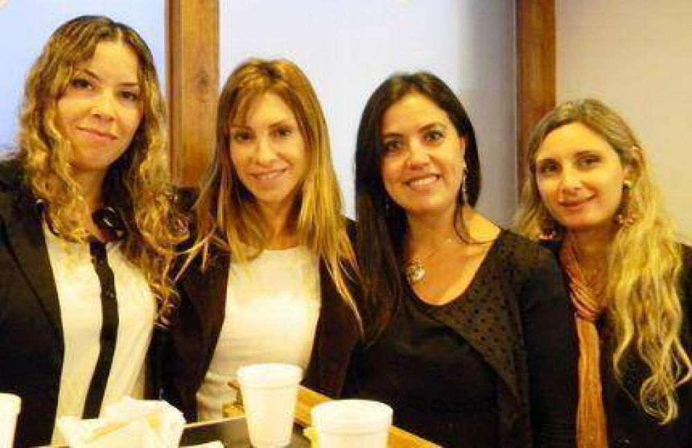 Trescientas personas en el Te Bingo de Abogar a beneficio de Cideli