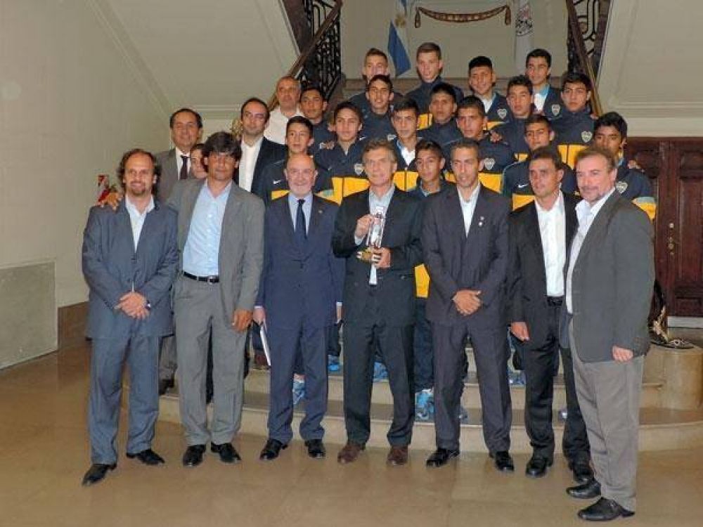 Macri recibi� a juveniles de Boca campeones en Jap�n
