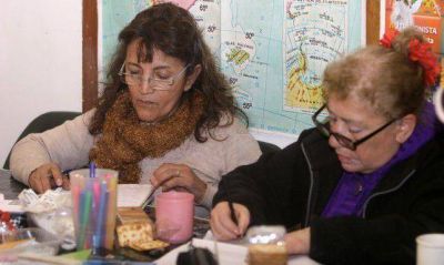 Volver a la escuela: aprenden a leer y escribir en un mercado persa de la Ciudad de Mendoza
