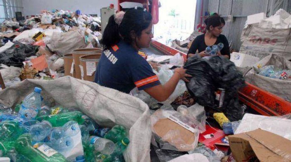 Hay 2,8 millones de personas con problemas de inserci�n laboral