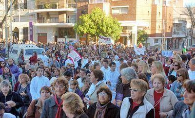 Cientos de fieles participaron ayer de la ceremonia en honor a Mar�a Crescencia
