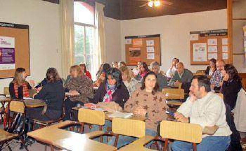 La Regi�n Sanitaria IV capacit� a docentes sobre VIH y otras patolog�as