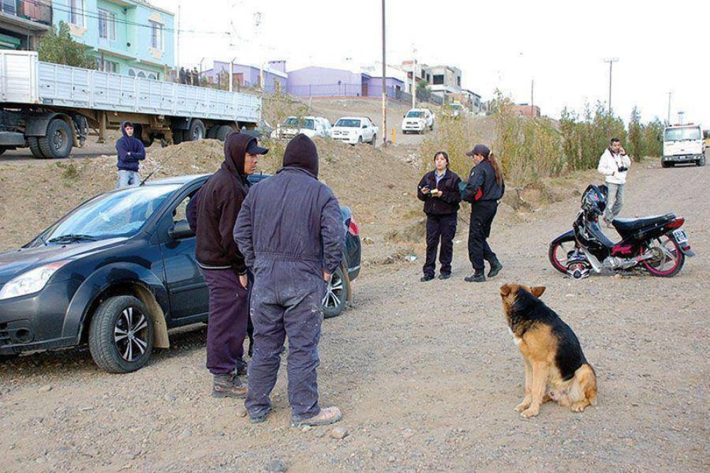 Gir� en U y choc� una moto