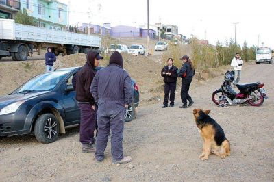 Gir� en U y choc� una moto
