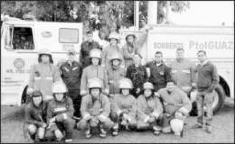 El cuartel de Bomberos Voluntarios de Puerto Iguaz� celebr� su 29� aniversario