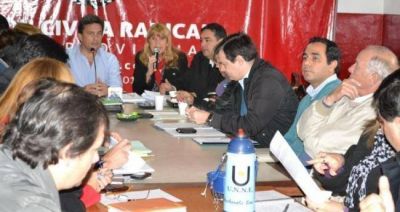 Intendentes y legisladores radicales reclamaron la federalizaci�n de los recursos coparticipables