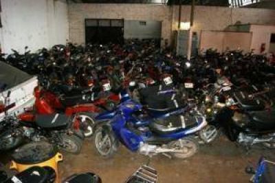 Comenzaron a regir las medidas de estacionamiento de motos en S�enz Pe�a
