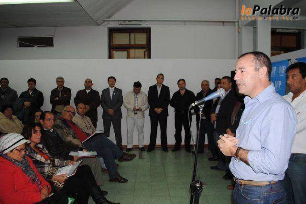 Asunci�n de autoridades barriales y entrega de fondos a Comisiones de Fomento