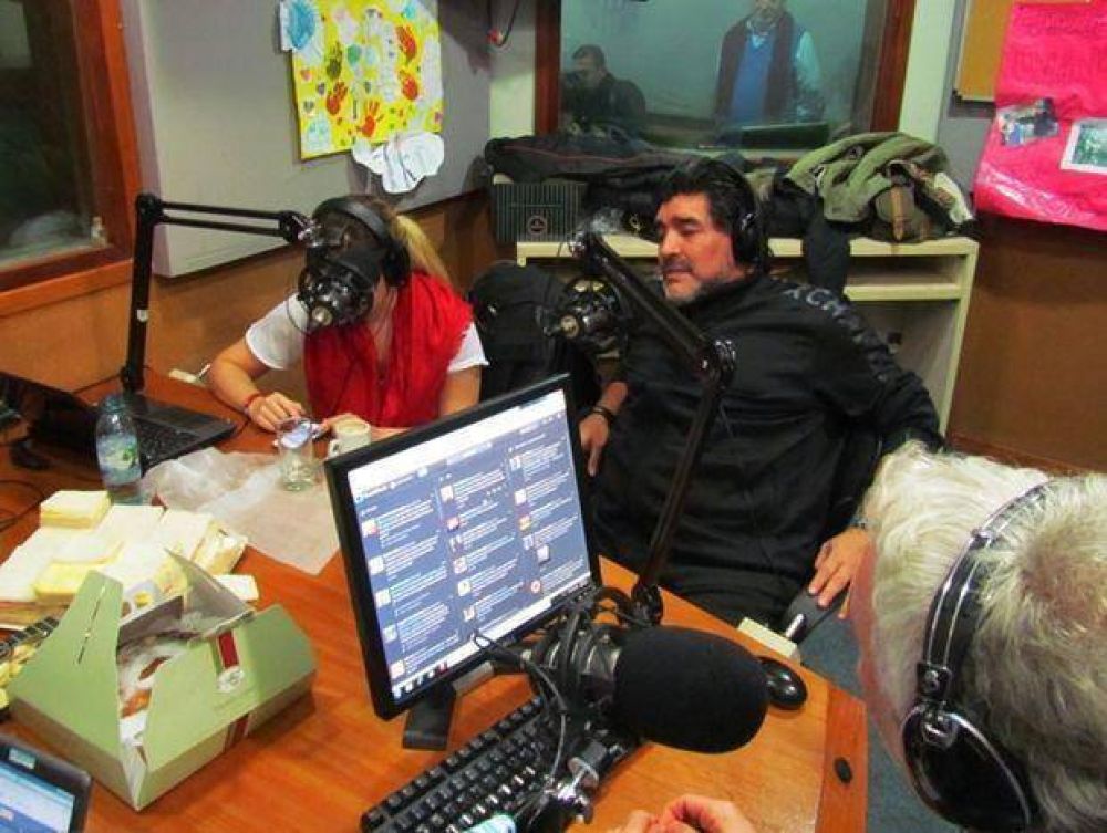 Maradona dispar� contra todos y ya se fue de la Argentina