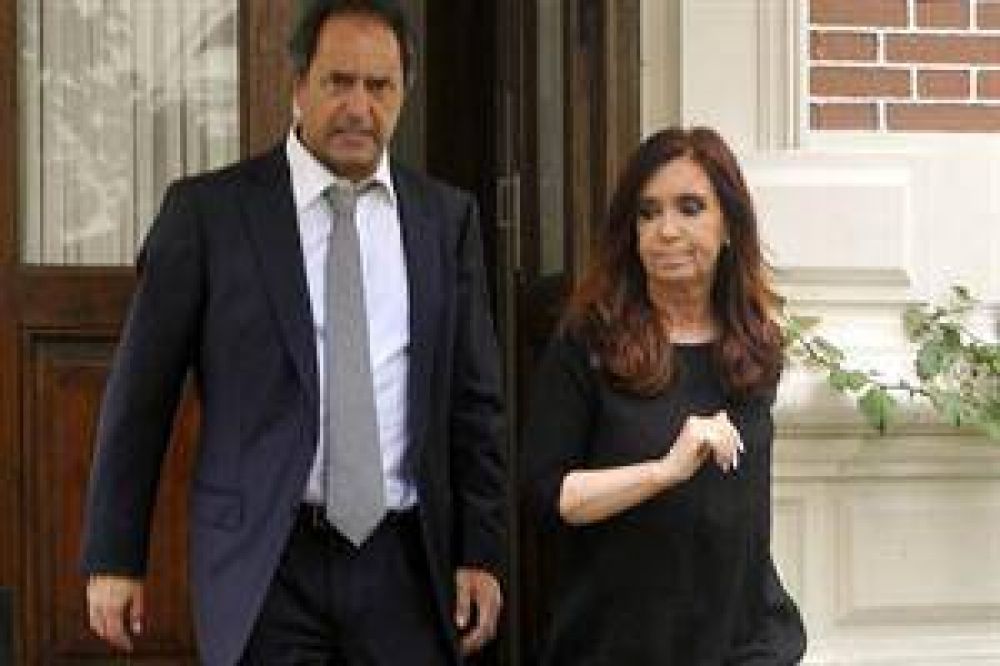 Cristina Kirchner se muestra de nuevo con Daniel Scioli, tras la pol�mica por la inundaci�n de La Plata