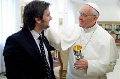 El Papa recibi� el c�liz del orfebre argentino Pallarols